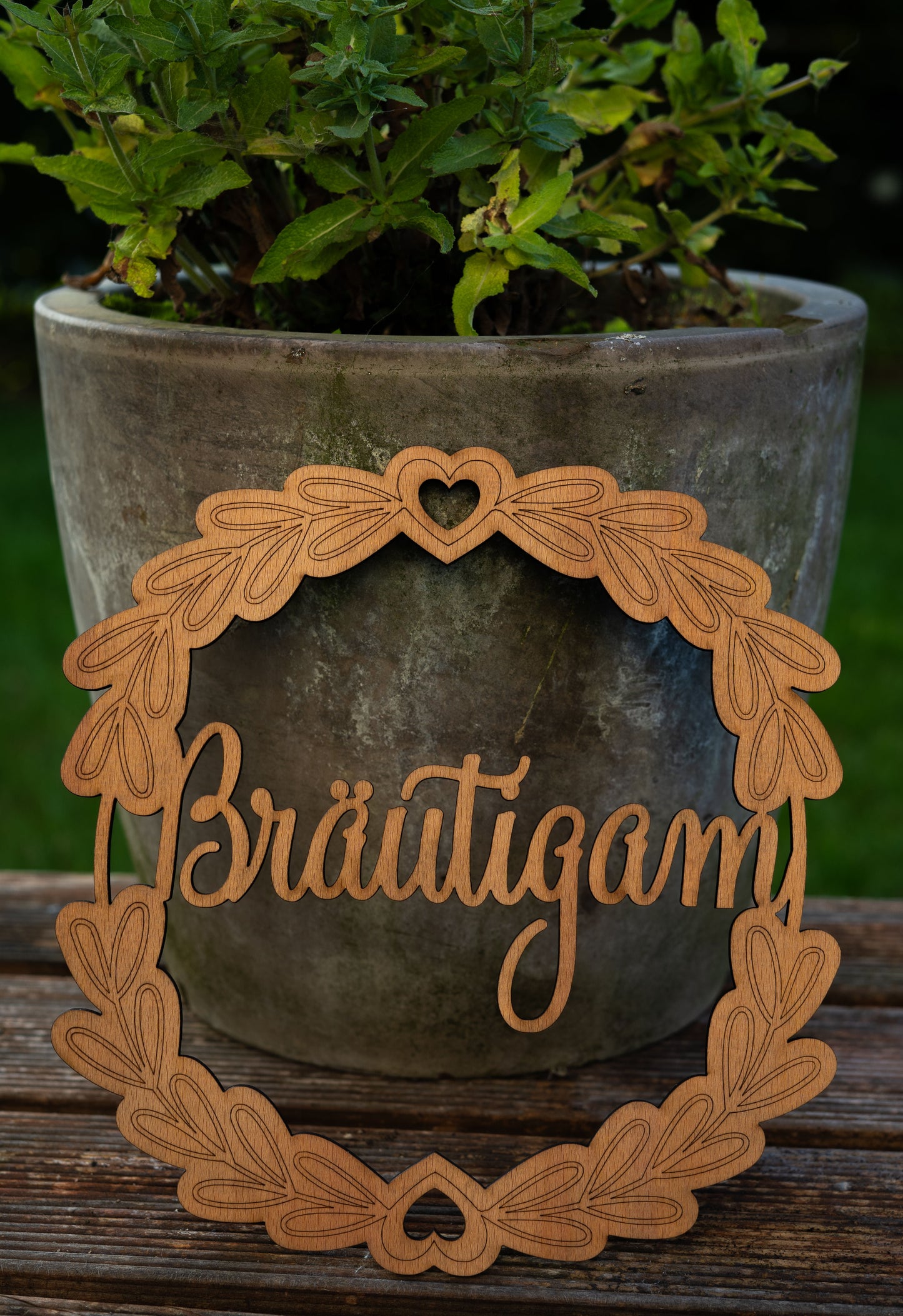 WOODEN WREATH - Bride or Groom